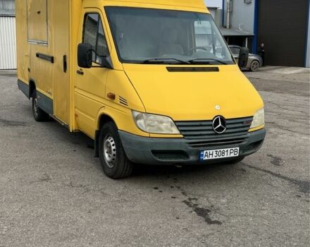 Желтый Мерседес Sprinter, объемом двигателя 2.1 л и пробегом 418 тыс. км за 10300 $, фото 2 на Automoto.ua