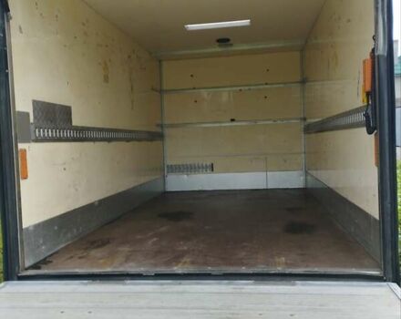 Желтый Мерседес Sprinter, объемом двигателя 2.2 л и пробегом 380 тыс. км за 10500 $, фото 12 на Automoto.ua