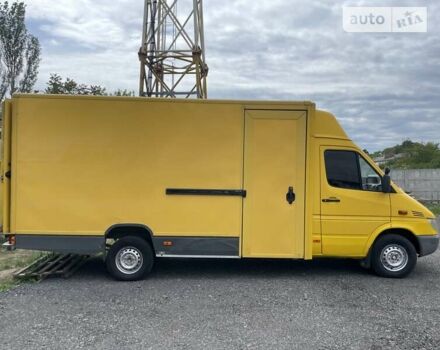 Желтый Мерседес Sprinter, объемом двигателя 2.15 л и пробегом 500 тыс. км за 8500 $, фото 1 на Automoto.ua