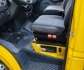 Желтый Мерседес Sprinter, объемом двигателя 2.2 л и пробегом 380 тыс. км за 10500 $, фото 5 на Automoto.ua