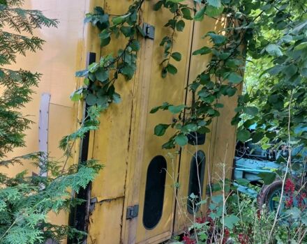 Желтый Мерседес Sprinter, объемом двигателя 2.2 л и пробегом 1 тыс. км за 200000 $, фото 3 на Automoto.ua