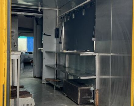 Желтый Мерседес Sprinter, объемом двигателя 2.1 л и пробегом 418 тыс. км за 10300 $, фото 14 на Automoto.ua