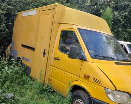 Желтый Мерседес Sprinter, объемом двигателя 2.2 л и пробегом 1 тыс. км за 200000 $, фото 1 на Automoto.ua