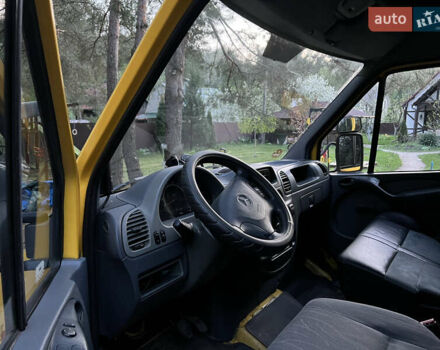 Желтый Мерседес Sprinter, объемом двигателя 2.2 л и пробегом 281 тыс. км за 10500 $, фото 6 на Automoto.ua