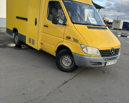 Желтый Мерседес Sprinter, объемом двигателя 2.15 л и пробегом 507 тыс. км за 3999 $, фото 12 на Automoto.ua