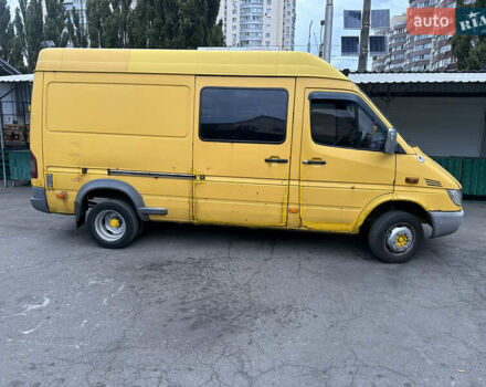 Желтый Мерседес Sprinter, объемом двигателя 2.19 л и пробегом 712 тыс. км за 7200 $, фото 2 на Automoto.ua