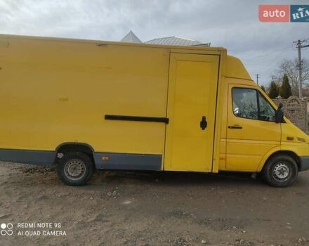 Желтый Мерседес Sprinter, объемом двигателя 2.15 л и пробегом 380 тыс. км за 5900 $, фото 5 на Automoto.ua