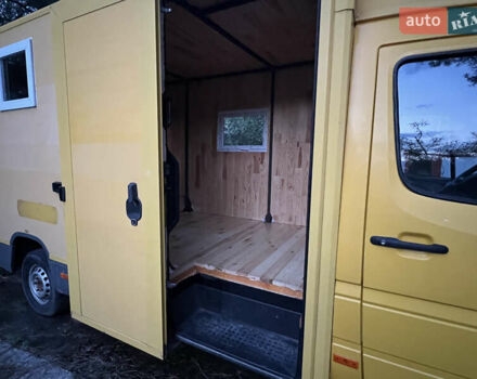 Желтый Мерседес Sprinter, объемом двигателя 2.2 л и пробегом 281 тыс. км за 10500 $, фото 14 на Automoto.ua
