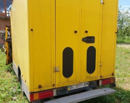 Желтый Мерседес Sprinter, объемом двигателя 2.15 л и пробегом 100 тыс. км за 1800 $, фото 3 на Automoto.ua