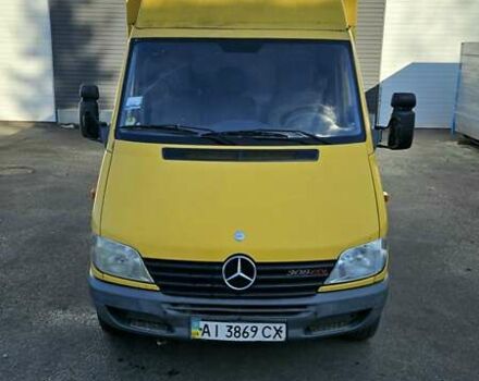Желтый Мерседес Sprinter, объемом двигателя 2.15 л и пробегом 298 тыс. км за 7900 $, фото 5 на Automoto.ua