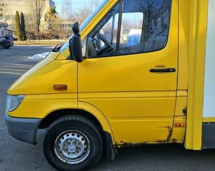 Желтый Мерседес Sprinter, объемом двигателя 2.15 л и пробегом 298 тыс. км за 7900 $, фото 12 на Automoto.ua