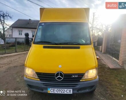 Желтый Мерседес Sprinter, объемом двигателя 2.15 л и пробегом 380 тыс. км за 5900 $, фото 7 на Automoto.ua