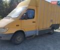 Желтый Мерседес Sprinter, объемом двигателя 2.15 л и пробегом 450 тыс. км за 4500 $, фото 3 на Automoto.ua