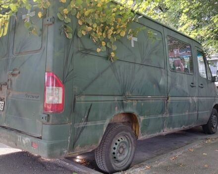 Желтый Мерседес Sprinter, объемом двигателя 2.1 л и пробегом 849 тыс. км за 3805 $, фото 2 на Automoto.ua