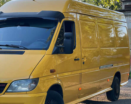 Желтый Мерседес Sprinter, объемом двигателя 2.2 л и пробегом 399 тыс. км за 7800 $, фото 2 на Automoto.ua