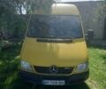 Желтый Мерседес Sprinter, объемом двигателя 2.2 л и пробегом 350 тыс. км за 8200 $, фото 1 на Automoto.ua