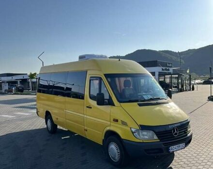 Желтый Мерседес Sprinter, объемом двигателя 2.15 л и пробегом 450 тыс. км за 14000 $, фото 18 на Automoto.ua