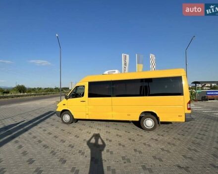 Желтый Мерседес Sprinter, объемом двигателя 2.15 л и пробегом 450 тыс. км за 14000 $, фото 15 на Automoto.ua