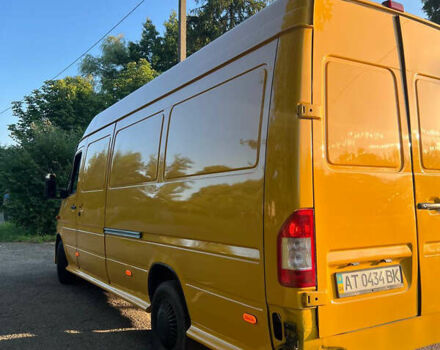 Желтый Мерседес Sprinter, объемом двигателя 2.2 л и пробегом 399 тыс. км за 7800 $, фото 5 на Automoto.ua