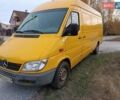 Желтый Мерседес Sprinter, объемом двигателя 2.15 л и пробегом 406 тыс. км за 9800 $, фото 4 на Automoto.ua