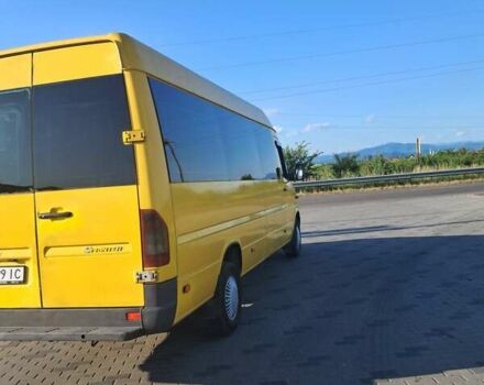 Желтый Мерседес Sprinter, объемом двигателя 2.15 л и пробегом 450 тыс. км за 14000 $, фото 24 на Automoto.ua
