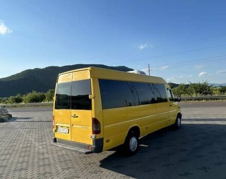Желтый Мерседес Sprinter, объемом двигателя 2.15 л и пробегом 450 тыс. км за 14000 $, фото 3 на Automoto.ua