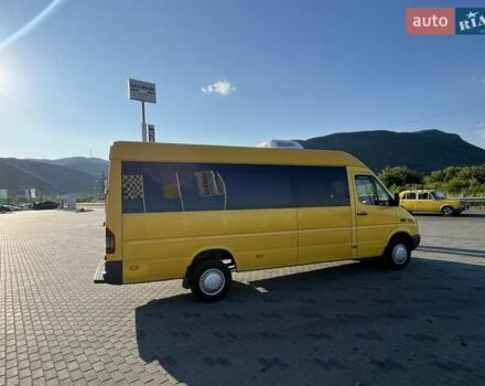 Желтый Мерседес Sprinter, объемом двигателя 2.15 л и пробегом 450 тыс. км за 14000 $, фото 2 на Automoto.ua