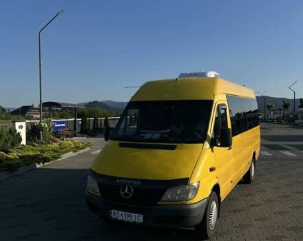 Желтый Мерседес Sprinter, объемом двигателя 2.15 л и пробегом 450 тыс. км за 14000 $, фото 11 на Automoto.ua