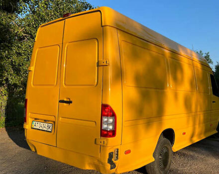 Желтый Мерседес Sprinter, объемом двигателя 2.2 л и пробегом 399 тыс. км за 7800 $, фото 10 на Automoto.ua