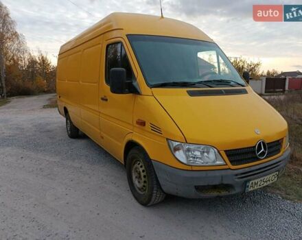 Жовтий Мерседес Sprinter, об'ємом двигуна 2.15 л та пробігом 435 тис. км за 9400 $, фото 2 на Automoto.ua