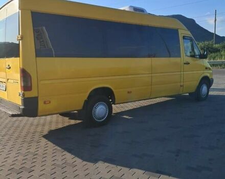 Желтый Мерседес Sprinter, объемом двигателя 2.15 л и пробегом 450 тыс. км за 14000 $, фото 25 на Automoto.ua