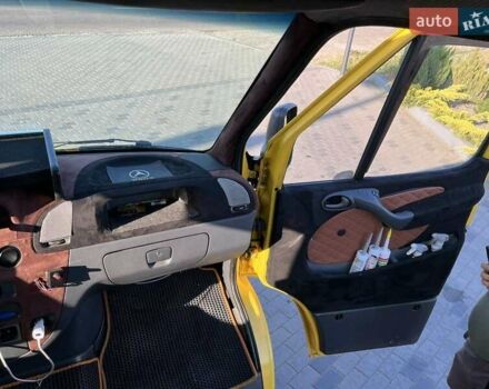 Желтый Мерседес Sprinter, объемом двигателя 2.15 л и пробегом 450 тыс. км за 14000 $, фото 10 на Automoto.ua