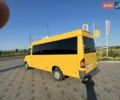 Желтый Мерседес Sprinter, объемом двигателя 2.15 л и пробегом 450 тыс. км за 14000 $, фото 1 на Automoto.ua