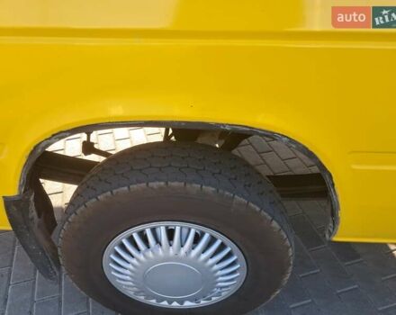 Желтый Мерседес Sprinter, объемом двигателя 2.15 л и пробегом 450 тыс. км за 14000 $, фото 26 на Automoto.ua