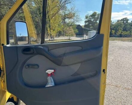 Желтый Мерседес Sprinter, объемом двигателя 2.7 л и пробегом 343 тыс. км за 17500 $, фото 12 на Automoto.ua