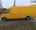 Желтый Мерседес Sprinter, объемом двигателя 2.15 л и пробегом 406 тыс. км за 9800 $, фото 5 на Automoto.ua