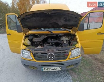 Желтый Мерседес Sprinter, объемом двигателя 2.15 л и пробегом 406 тыс. км за 9800 $, фото 12 на Automoto.ua
