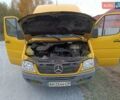Желтый Мерседес Sprinter, объемом двигателя 2.15 л и пробегом 406 тыс. км за 9800 $, фото 12 на Automoto.ua