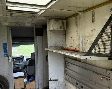 Желтый Мерседес Sprinter, объемом двигателя 2.15 л и пробегом 542 тыс. км за 9850 $, фото 5 на Automoto.ua