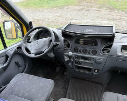 Желтый Мерседес Sprinter, объемом двигателя 2.15 л и пробегом 542 тыс. км за 9850 $, фото 6 на Automoto.ua