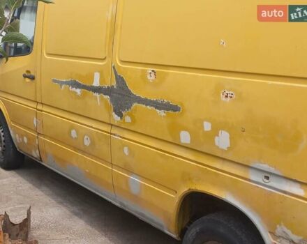 Желтый Мерседес Sprinter, объемом двигателя 2.15 л и пробегом 600 тыс. км за 4200 $, фото 8 на Automoto.ua