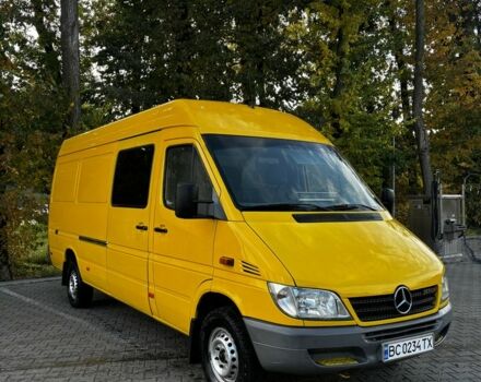 Желтый Мерседес Sprinter, объемом двигателя 2.1 л и пробегом 500 тыс. км за 9500 $, фото 4 на Automoto.ua