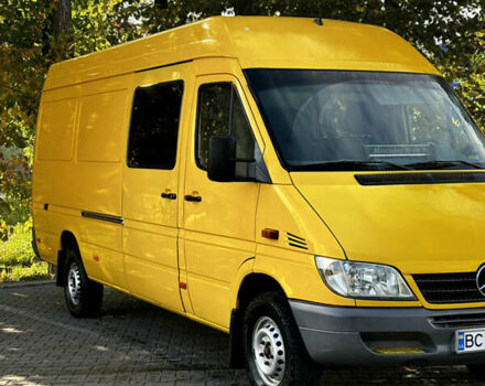 Желтый Мерседес Sprinter, объемом двигателя 2.15 л и пробегом 500 тыс. км за 9500 $, фото 16 на Automoto.ua