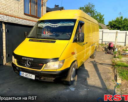 Желтый Мерседес Sprinter, объемом двигателя 2.2 л и пробегом 297 тыс. км за 8450 $, фото 9 на Automoto.ua
