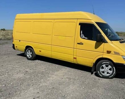 Желтый Мерседес Sprinter, объемом двигателя 2.15 л и пробегом 200 тыс. км за 8800 $, фото 10 на Automoto.ua