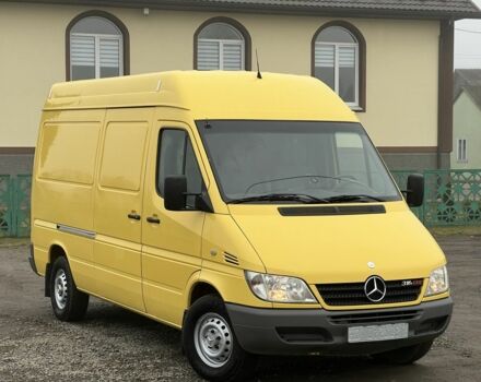 Желтый Мерседес Sprinter, объемом двигателя 2.7 л и пробегом 370 тыс. км за 10700 $, фото 4 на Automoto.ua