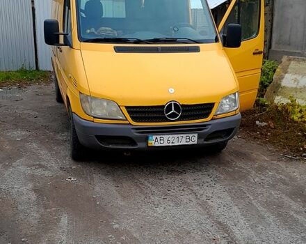 Желтый Мерседес Sprinter, объемом двигателя 2.1 л и пробегом 544 тыс. км за 5800 $, фото 4 на Automoto.ua