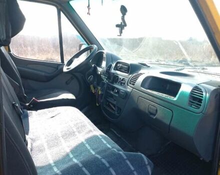 Желтый Мерседес Sprinter, объемом двигателя 2.15 л и пробегом 375 тыс. км за 6100 $, фото 11 на Automoto.ua