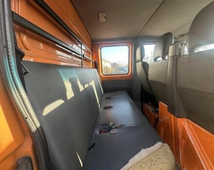 Желтый Мерседес Sprinter, объемом двигателя 2.2 л и пробегом 350 тыс. км за 4300 $, фото 4 на Automoto.ua