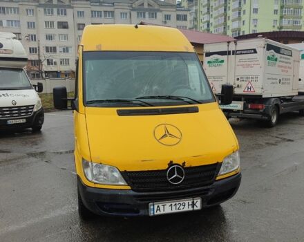 Желтый Мерседес Sprinter, объемом двигателя 2.1 л и пробегом 464 тыс. км за 7500 $, фото 4 на Automoto.ua